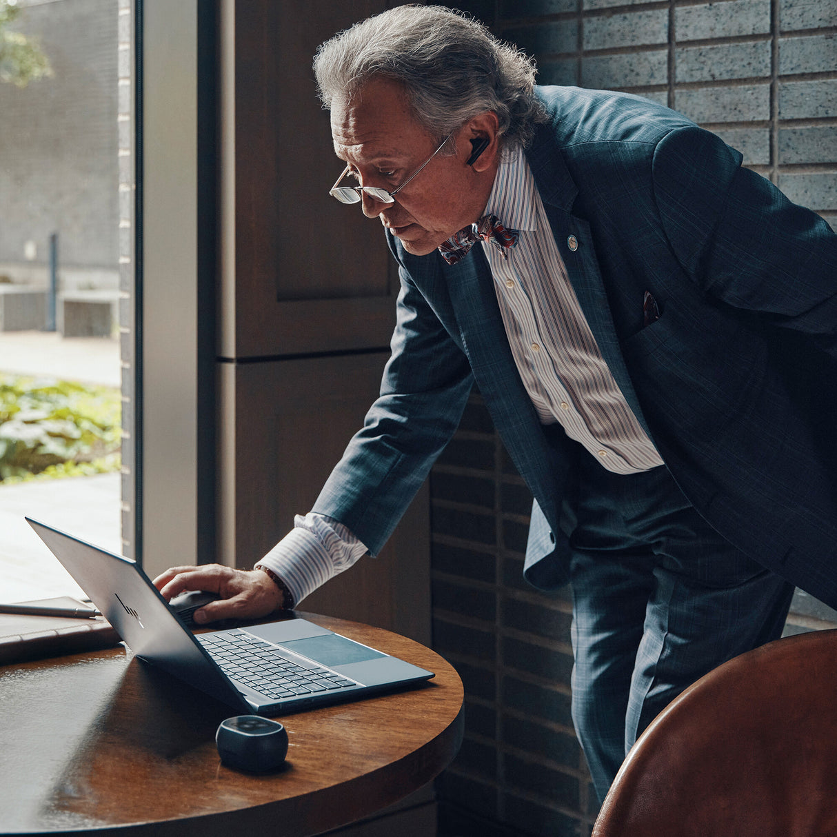 Poly Voyager Free 60+ UC Carbon Black Earbuds +BT700 USB-C Adapter +Touchscreen Charge Case