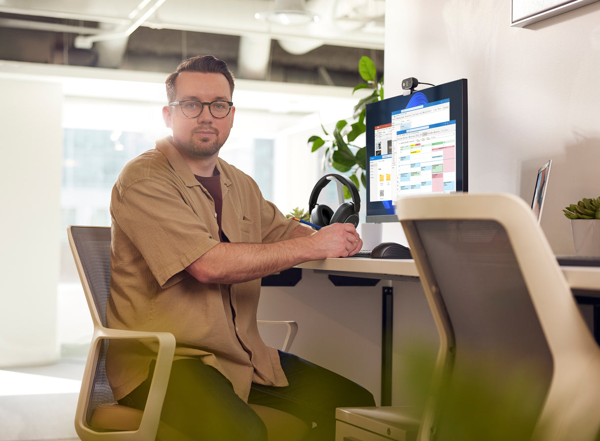 Poly Voyager Surround 85 UC USB-C Headset +USB-C/A Adapter +Charging Stand