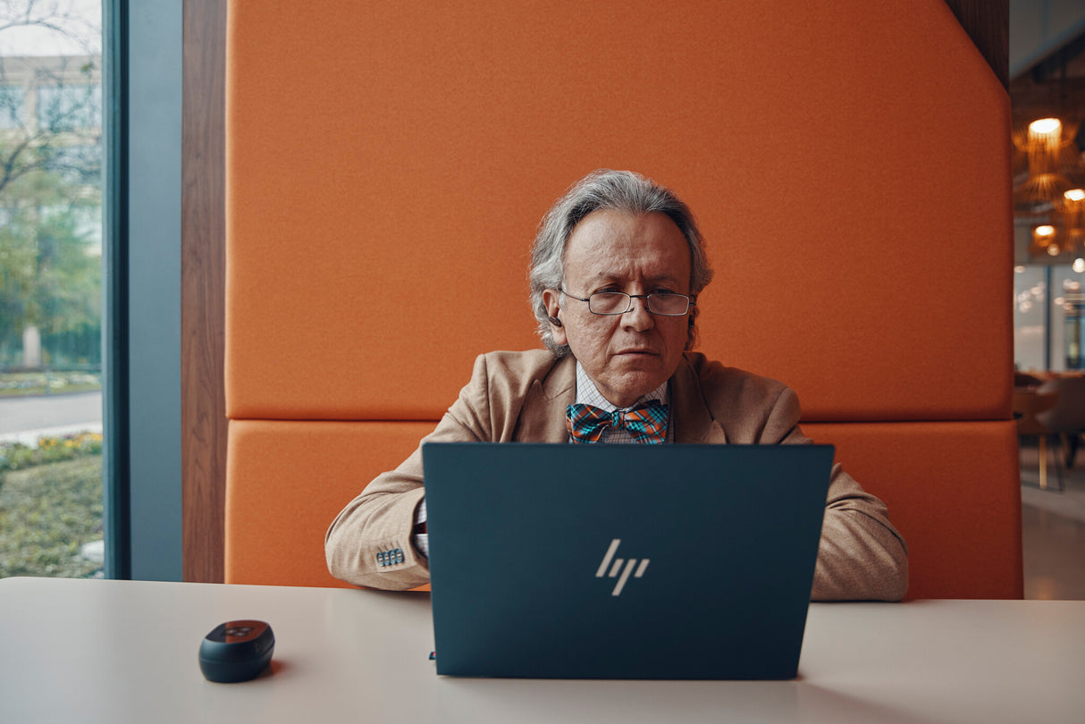 Poly Voyager Free 60 UC M Carbon Black Earbuds +BT700 USB-C Adapter +Basic Charge Case